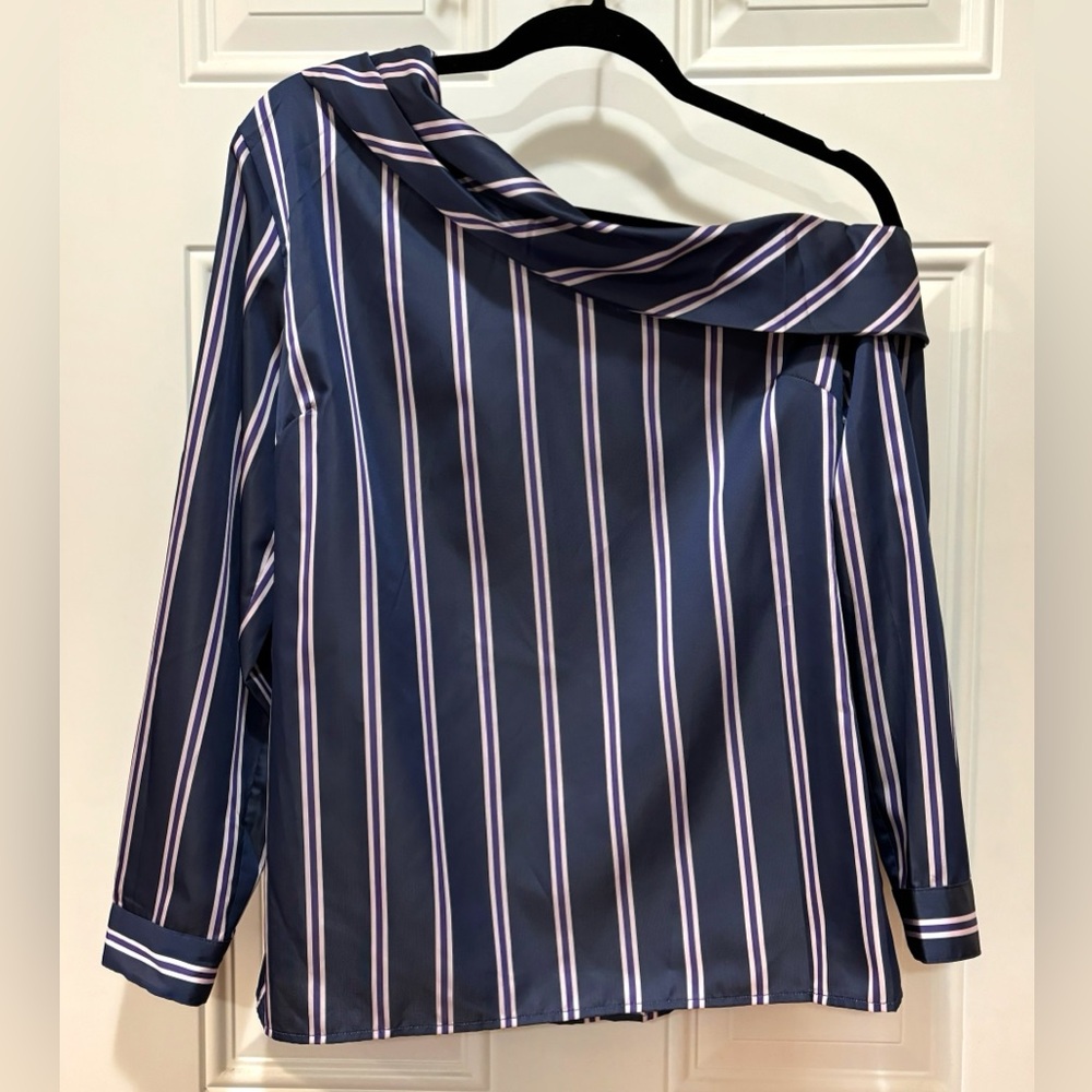 Banana Republic One Shouler Cowl Neck Long Sleeve Top Satin Effect in Size M
